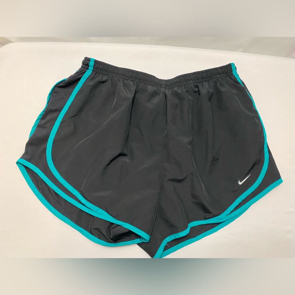 Large - Nike - black/teal running tempo shorts
